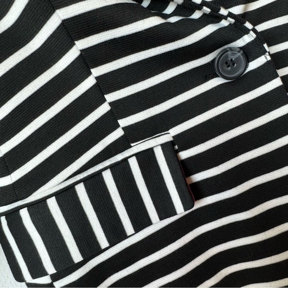 Monteau | 3/4 Length Sleeves | Black & White Striped Blazer - Picture 2 of 7